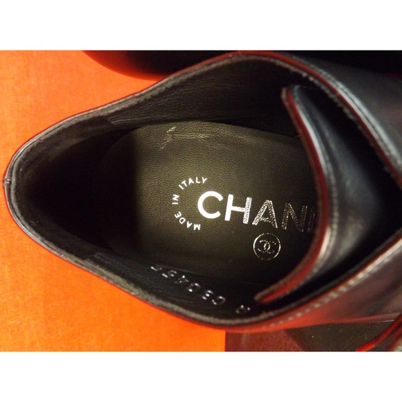 NIB CHANEL BLACK LEATHER LUCITE PEARL HEEL LACE UP G30455 ANKLE BOOTS 40.5 $1675 - Picture 7 of 12